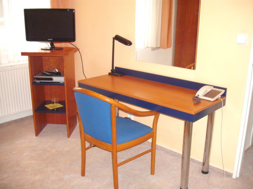 Hotel Forman Mlada Boleslav Room photo